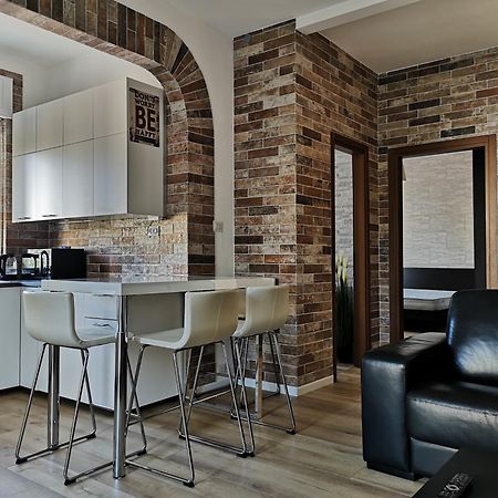 Queen East Verona Apartments Екстериор снимка